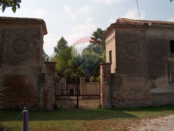 casale in vendita a Ceresara