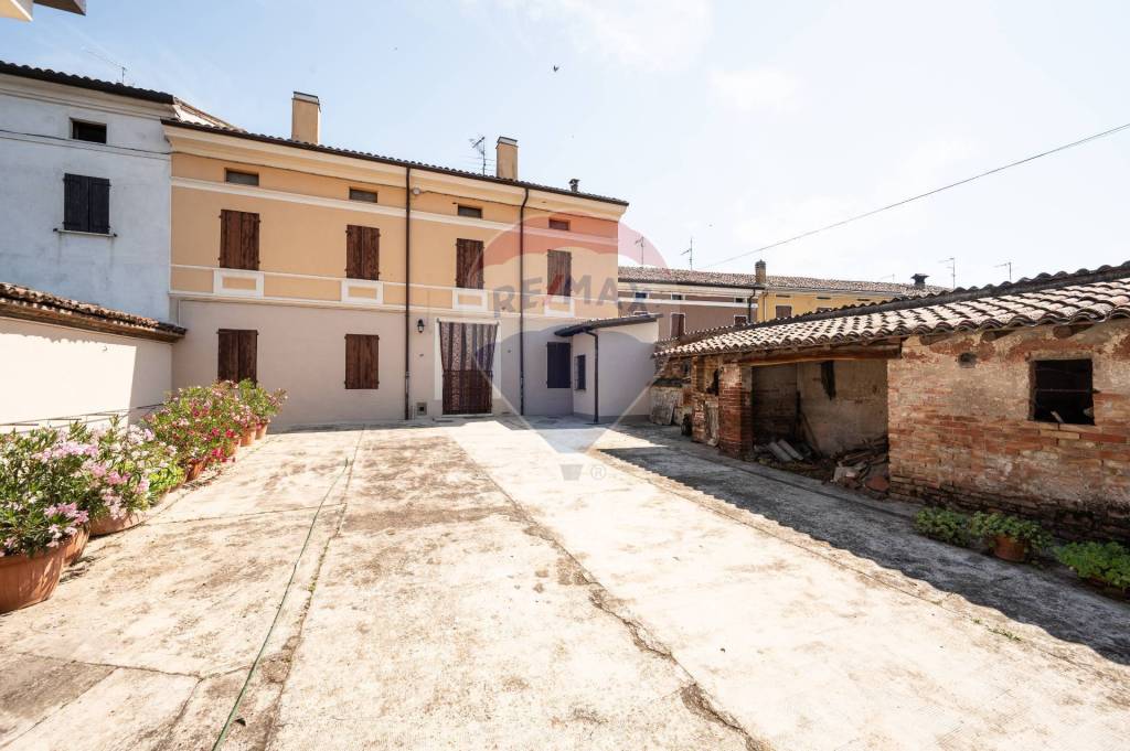 casa indipendente in vendita a Commessaggio