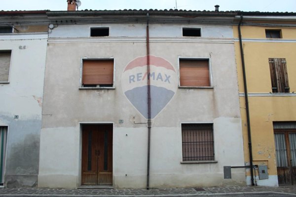 casa indipendente in vendita a Commessaggio