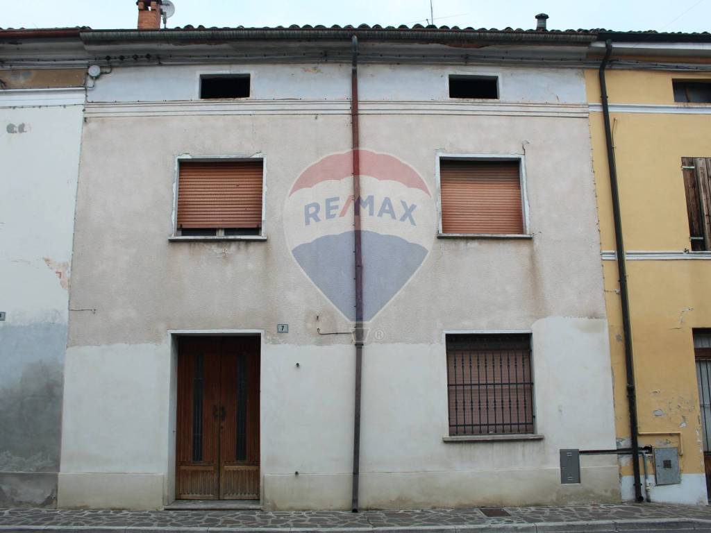 casa indipendente in vendita a Commessaggio