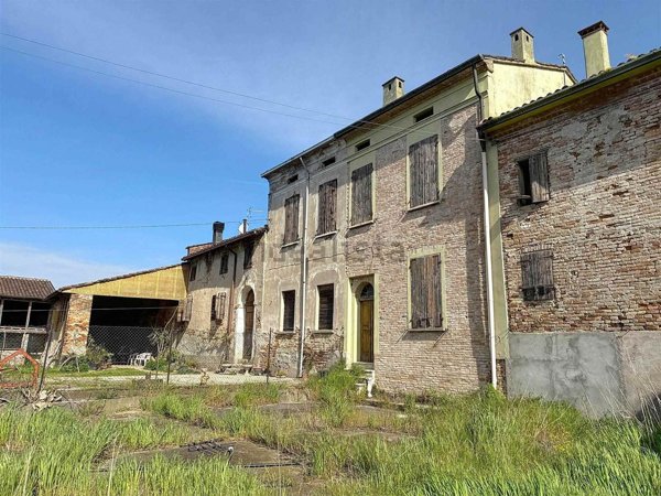 casale in vendita a Commessaggio