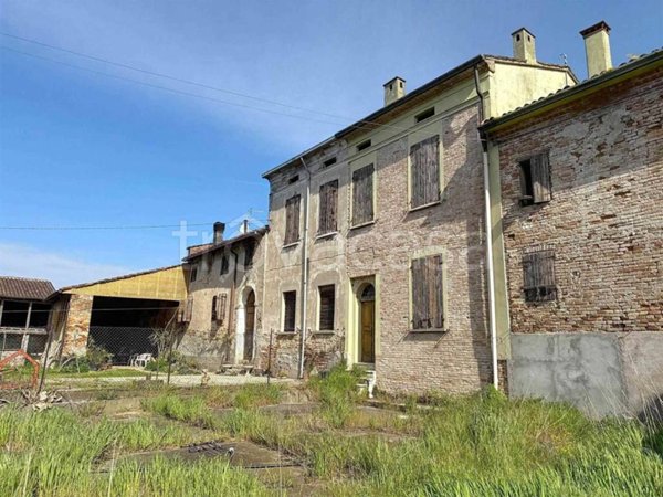 casale in vendita a Commessaggio