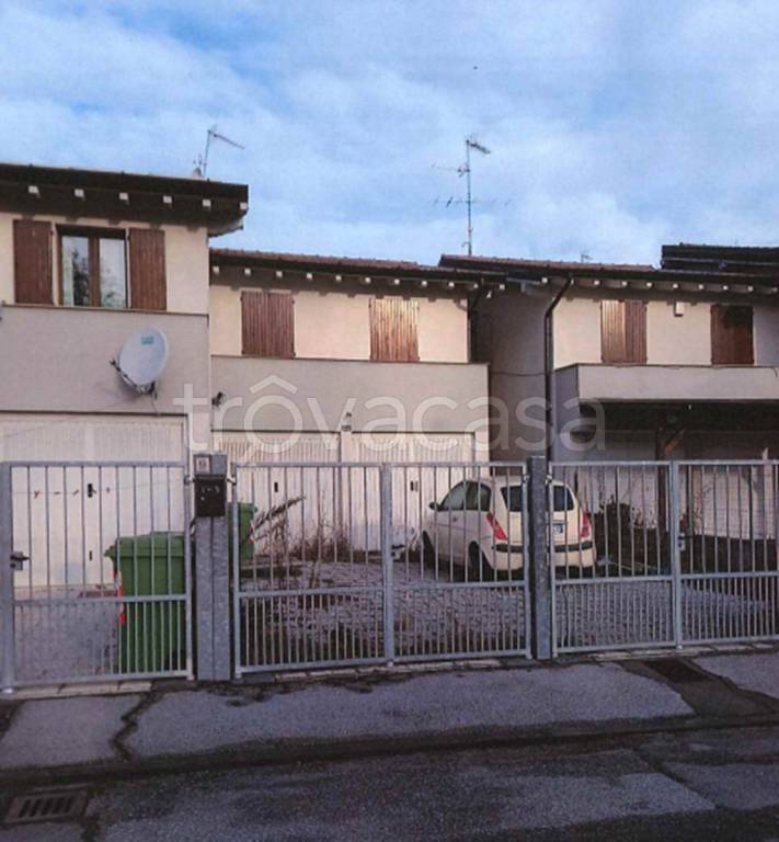 casa indipendente in vendita a Commessaggio