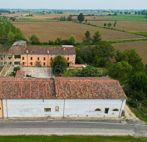 casa indipendente in vendita a Commessaggio