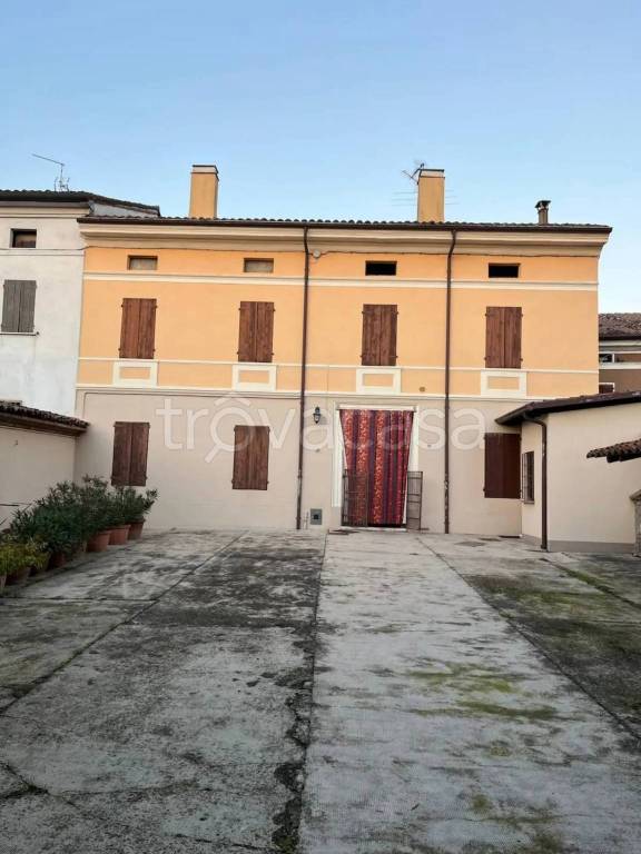 casa indipendente in vendita a Commessaggio