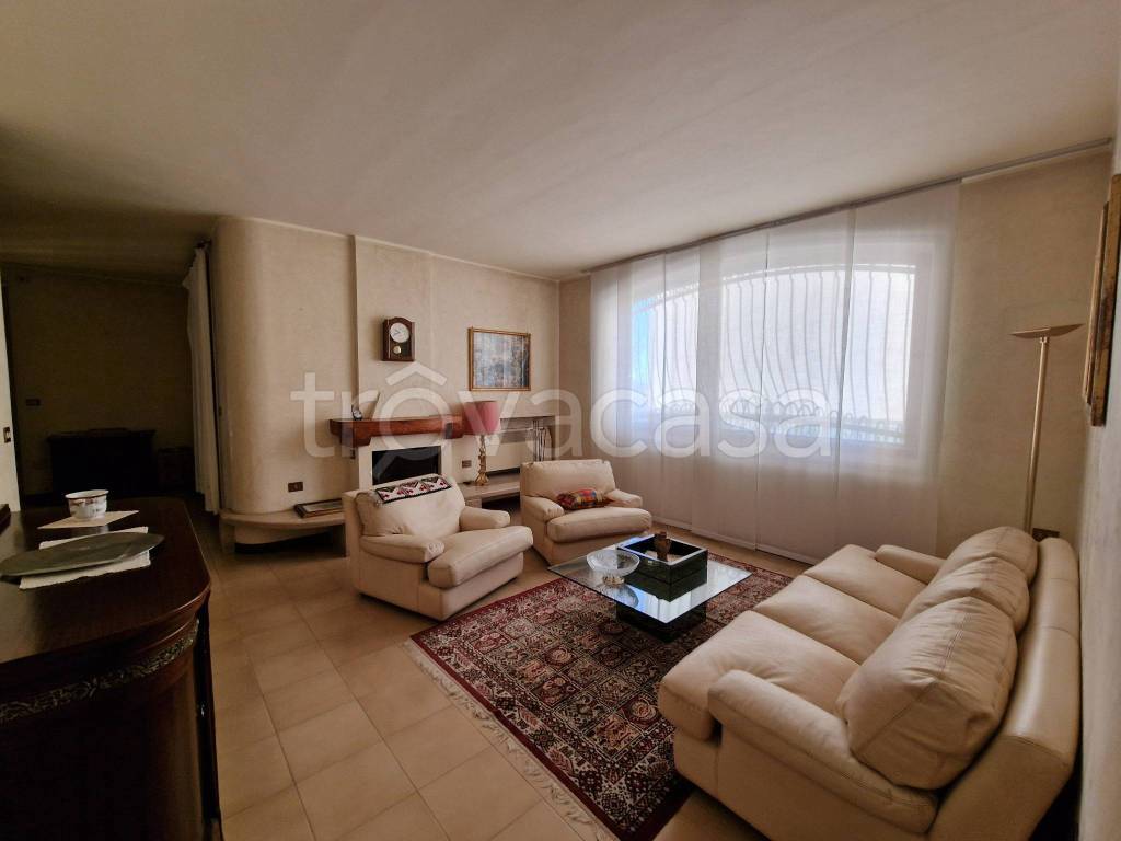 casa indipendente in vendita a Commessaggio