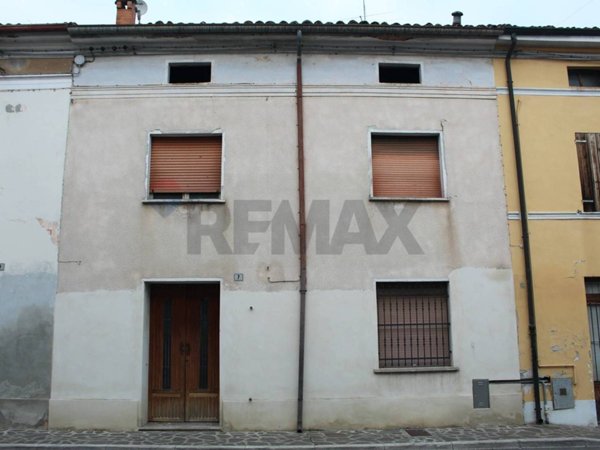 casa indipendente in vendita a Commessaggio