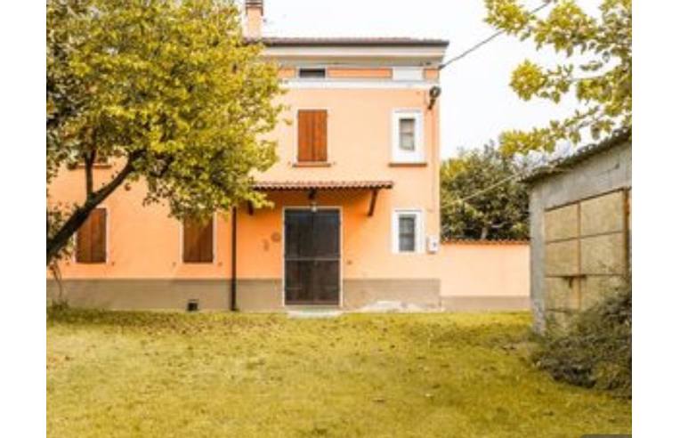 casa indipendente in vendita a Commessaggio