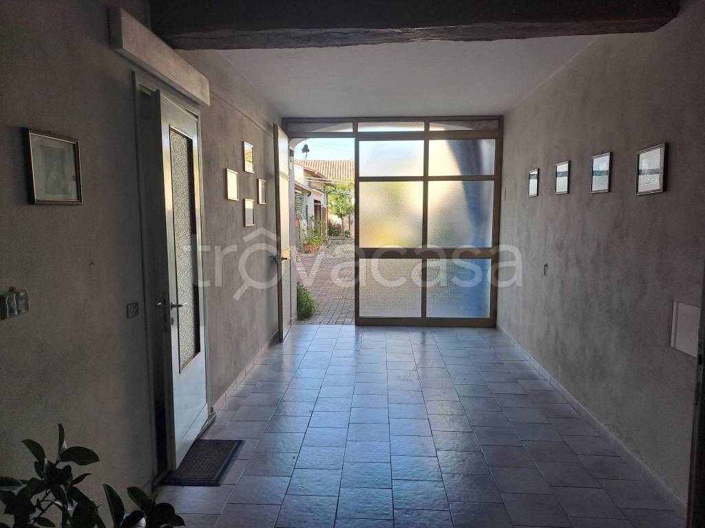 casa indipendente in vendita a Commessaggio