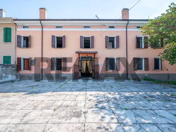 casa indipendente in vendita a Commessaggio in zona Bocca Chiavica