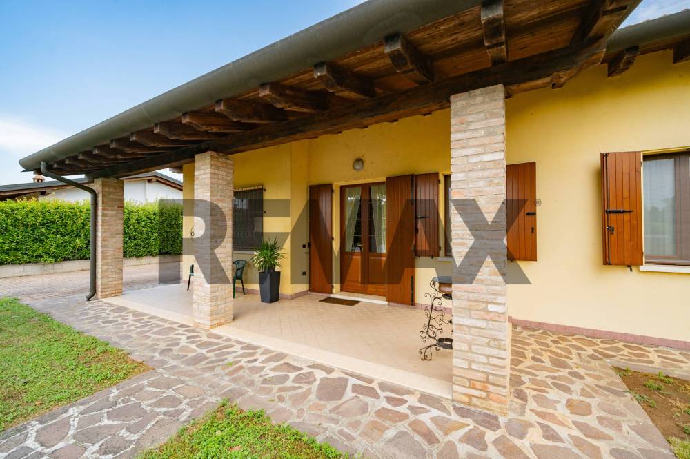 casa indipendente in vendita a Commessaggio
