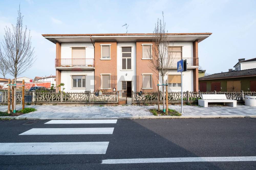appartamento in vendita a Commessaggio in zona Bocca Chiavica