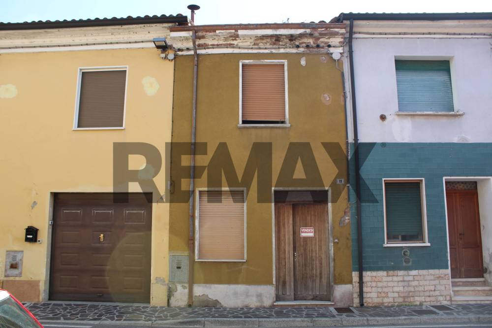 casa indipendente in vendita a Commessaggio