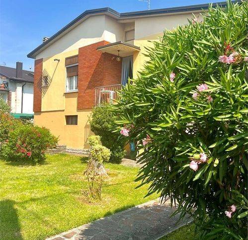 casa indipendente in vendita a Curtatone