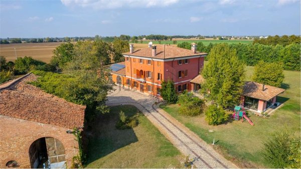 villa in vendita a Curtatone