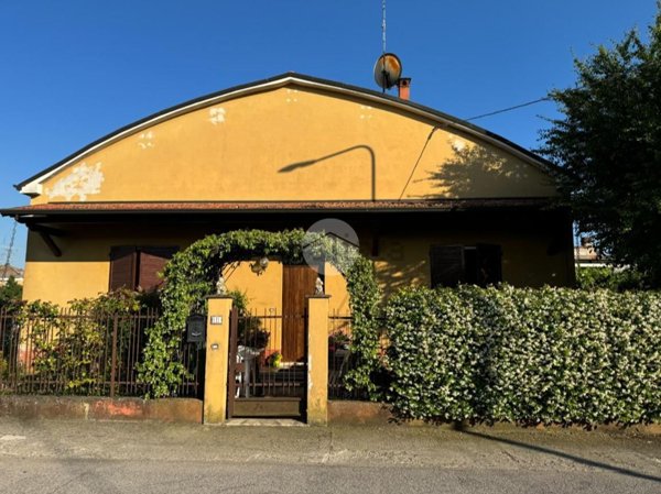 casa indipendente in vendita a Curtatone