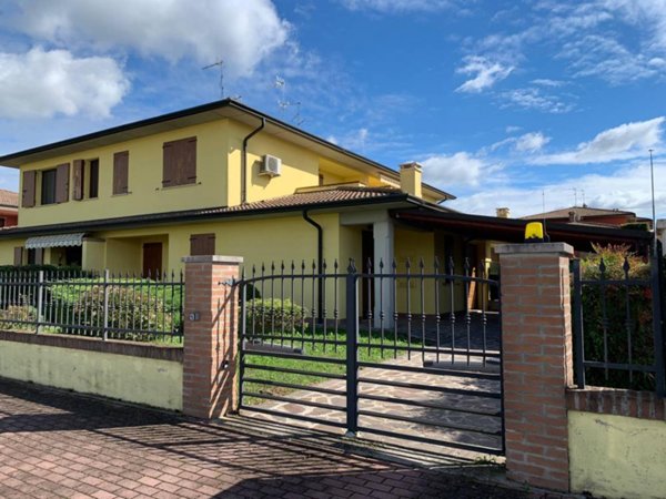 casa indipendente in vendita a Curtatone