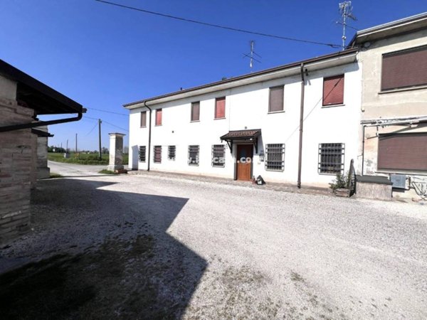casa indipendente in vendita a Curtatone
