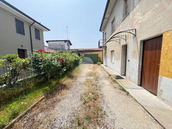 casa indipendente in vendita a Curtatone