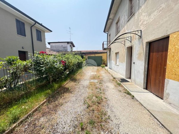casa indipendente in vendita a Curtatone