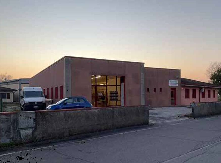 capannone in vendita a Curtatone