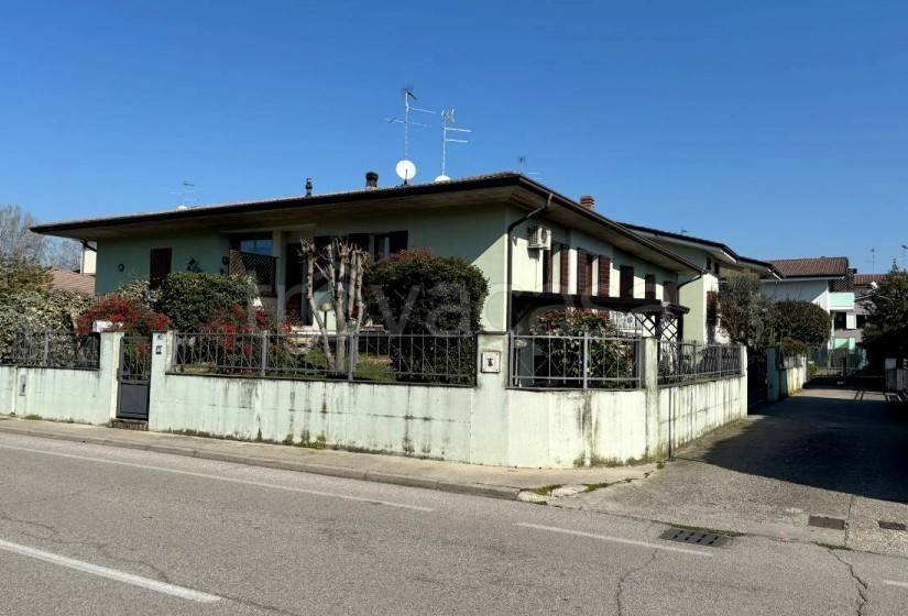 casa indipendente in vendita a Curtatone