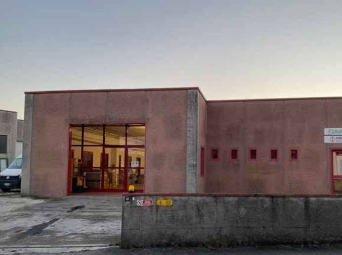 locale di sgombero in vendita a Curtatone
