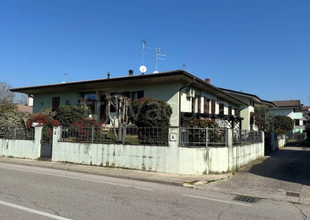 casa indipendente in vendita a Curtatone