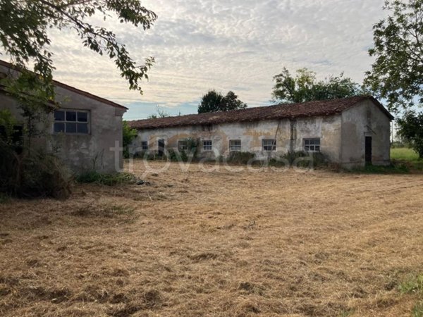 casale in vendita a Curtatone
