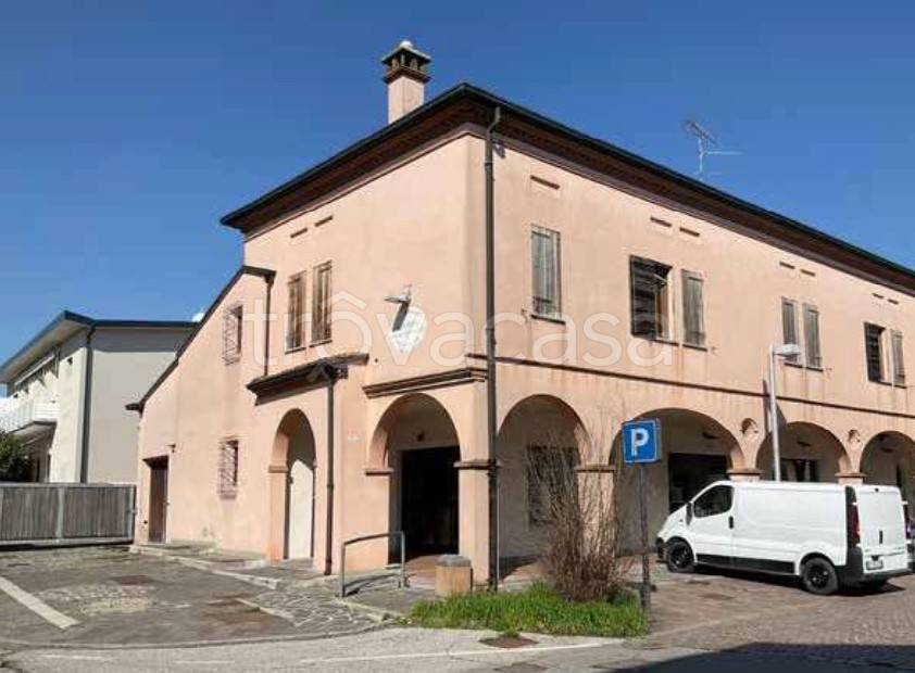 quadrivano in vendita a Curtatone