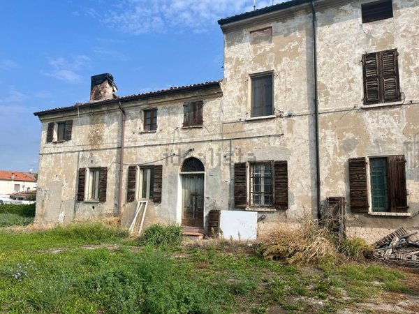 casale in vendita a Curtatone