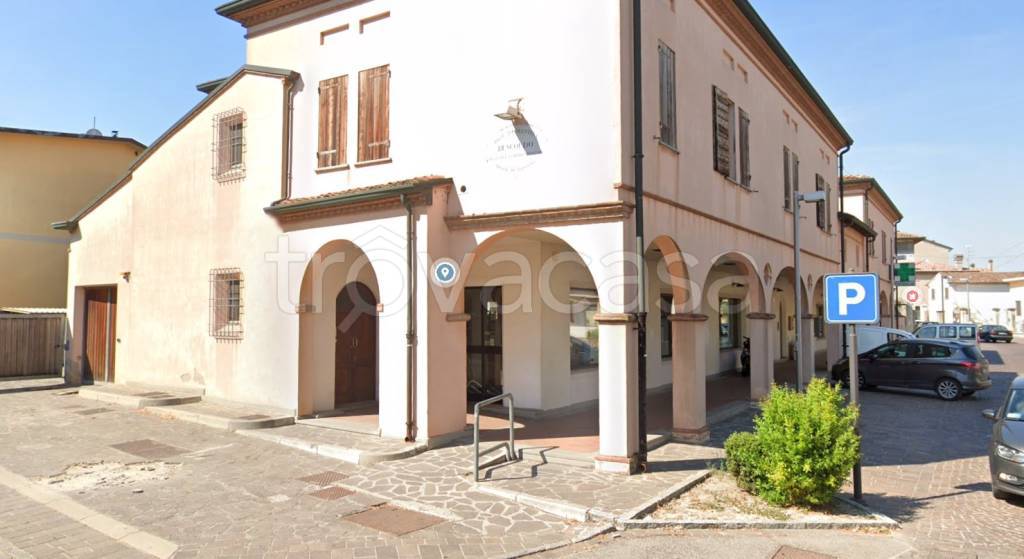 negozio in vendita a Curtatone