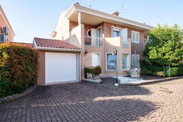 casa indipendente in vendita a Curtatone