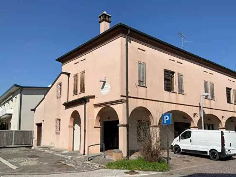 negozio in vendita a Curtatone