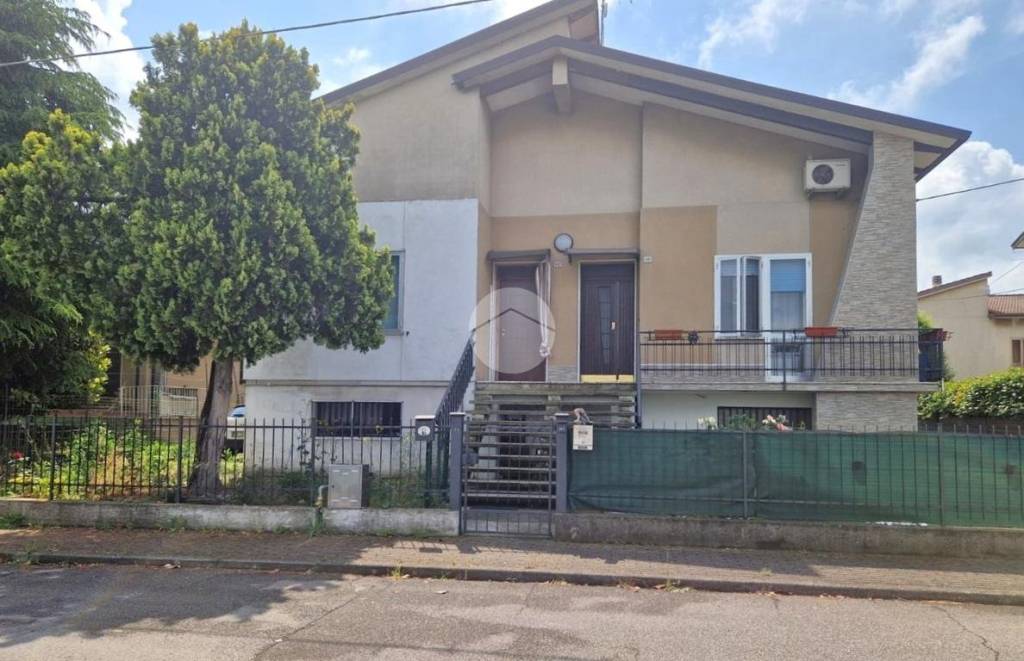 casa indipendente in vendita a Curtatone