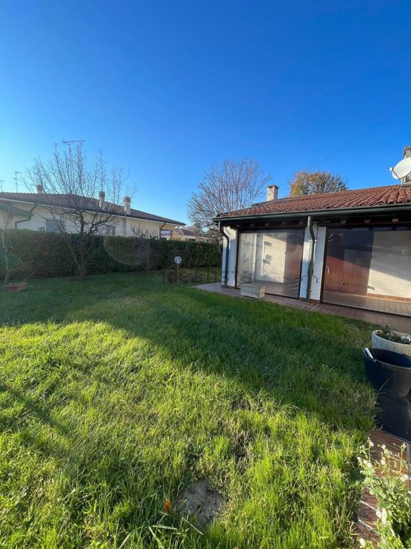 casa indipendente in vendita a Curtatone