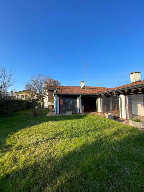 casa indipendente in vendita a Curtatone