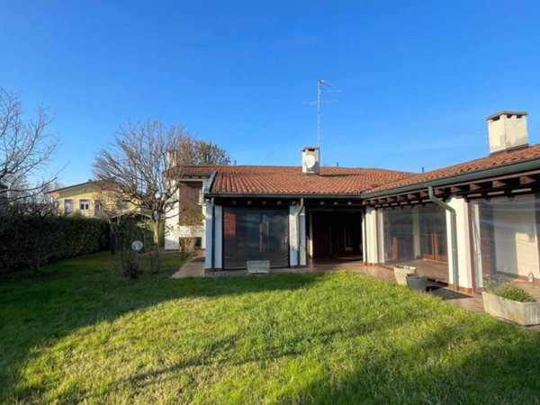 casa indipendente in vendita a Curtatone