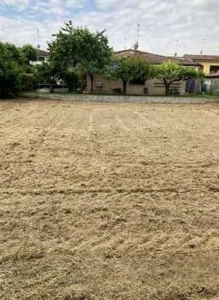 terreno edificabile in vendita a Curtatone