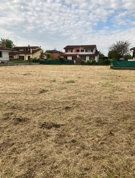 terreno edificabile in vendita a Curtatone