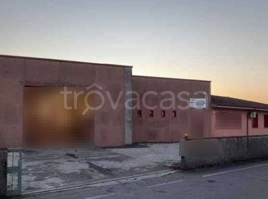 locale di sgombero in vendita a Curtatone