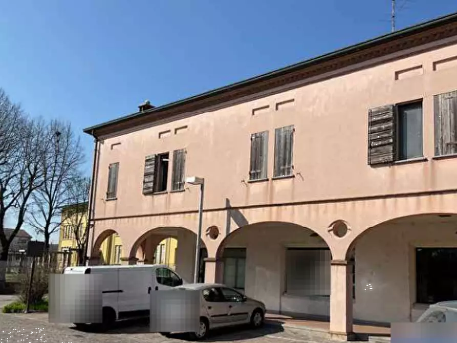 negozio in vendita a Curtatone