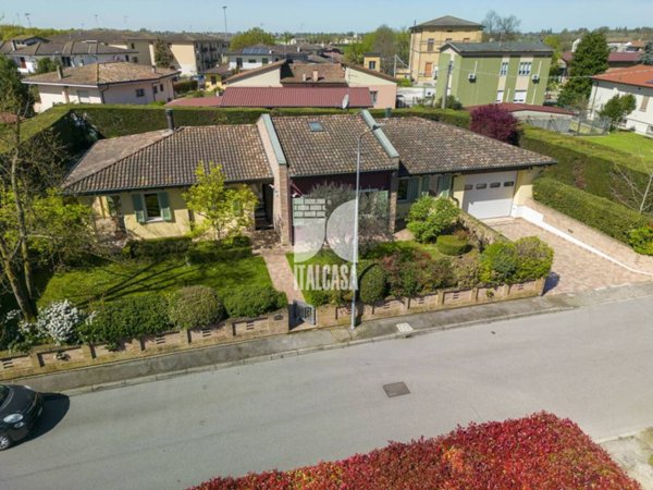 casa indipendente in vendita a Curtatone