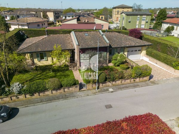 casa indipendente in vendita a Curtatone