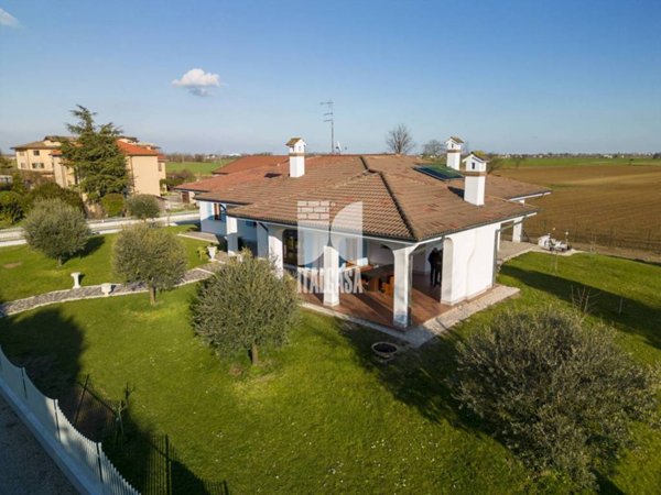 casa indipendente in vendita a Curtatone