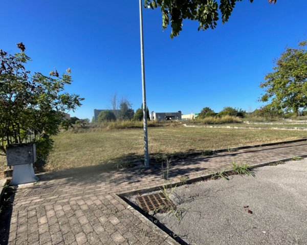 terreno edificabile in vendita a Curtatone