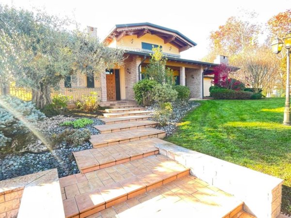 casa indipendente in vendita a Curtatone