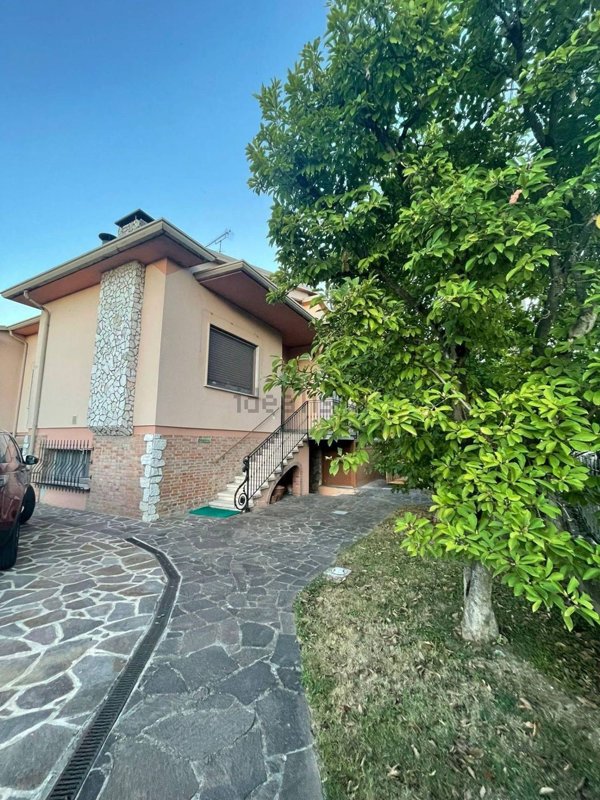 casa indipendente in vendita a Curtatone