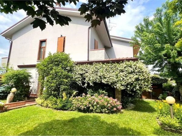 casa indipendente in vendita a Curtatone