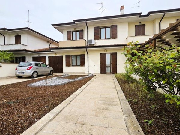 casa indipendente in vendita a Curtatone
